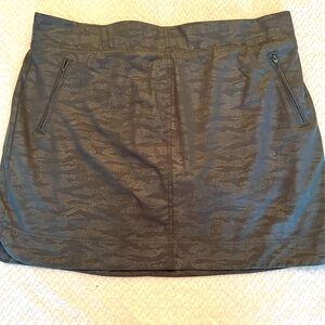 Orvis Womens Gray Camo Skirt Skort Front Pockets size XXL